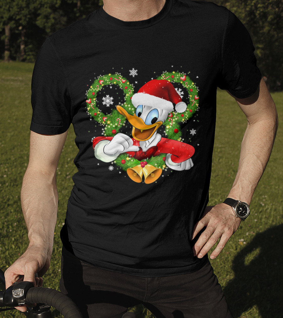 Santa Donald Duck Christmas Wreath Snowflakes T-Shirt
