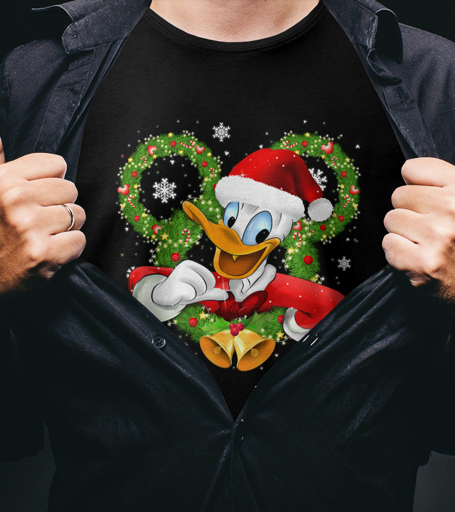Santa Donald Duck Christmas Wreath Snowflakes T-Shirt