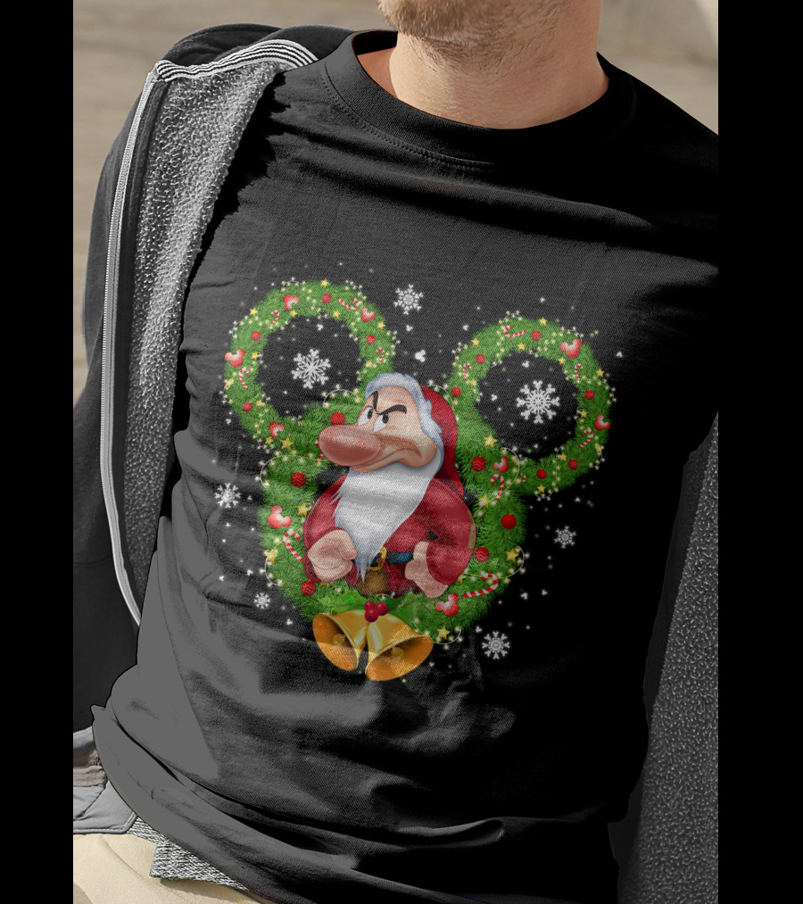 Grumpy Santa Dwarf In Wreath With Snowflakes And Bells T-Shirt