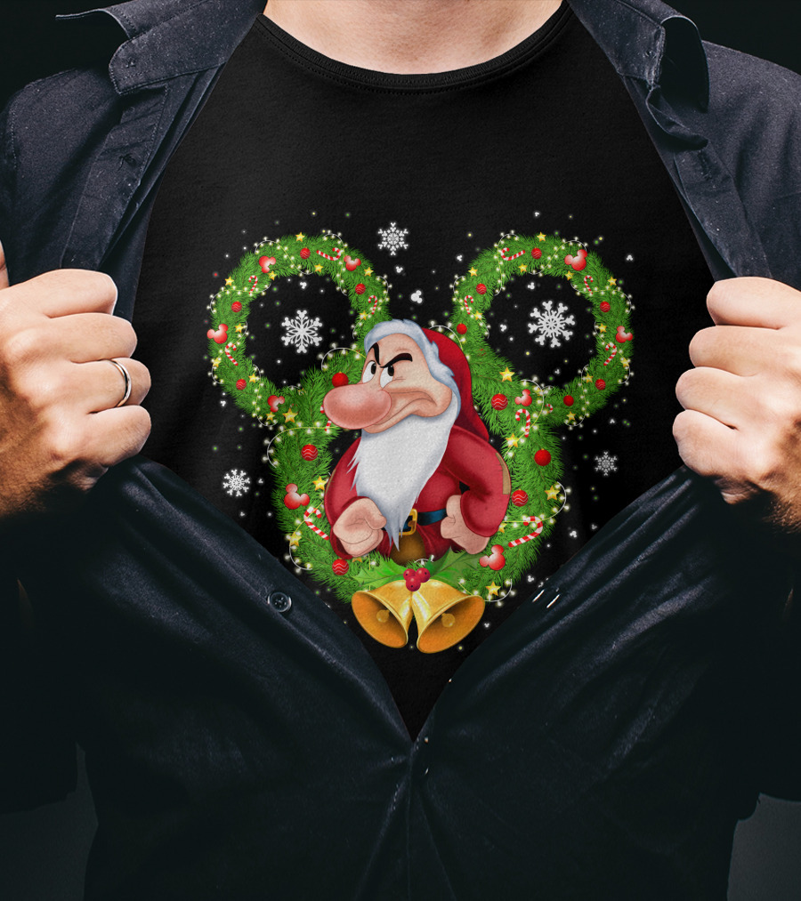 Grumpy Santa Dwarf In Wreath With Snowflakes And Bells T-Shirt