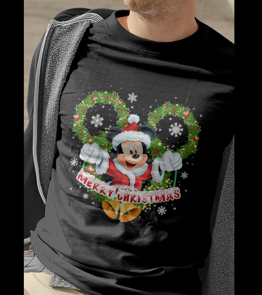 Mickey Mouse Merry Christmas Wreaths And Snowflakes T-Shirt