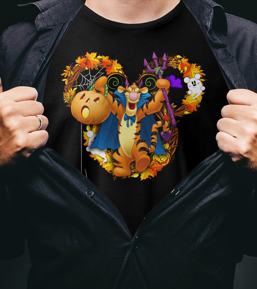 Tigger Halloween Wreath With Pumpkin And Spider Decorations T-Shirt