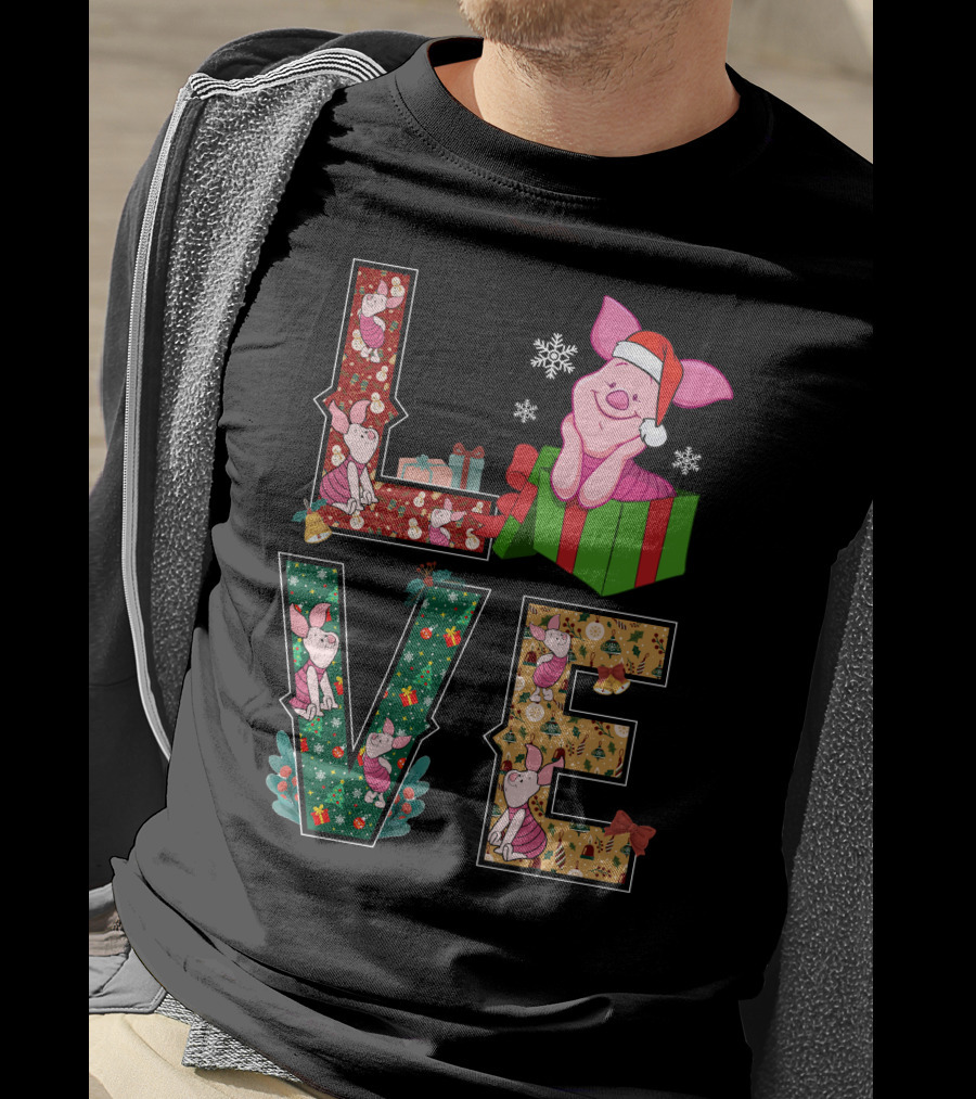 Piglet Christmas Love Santa Hat Gift Box Snowflakes T-Shirt