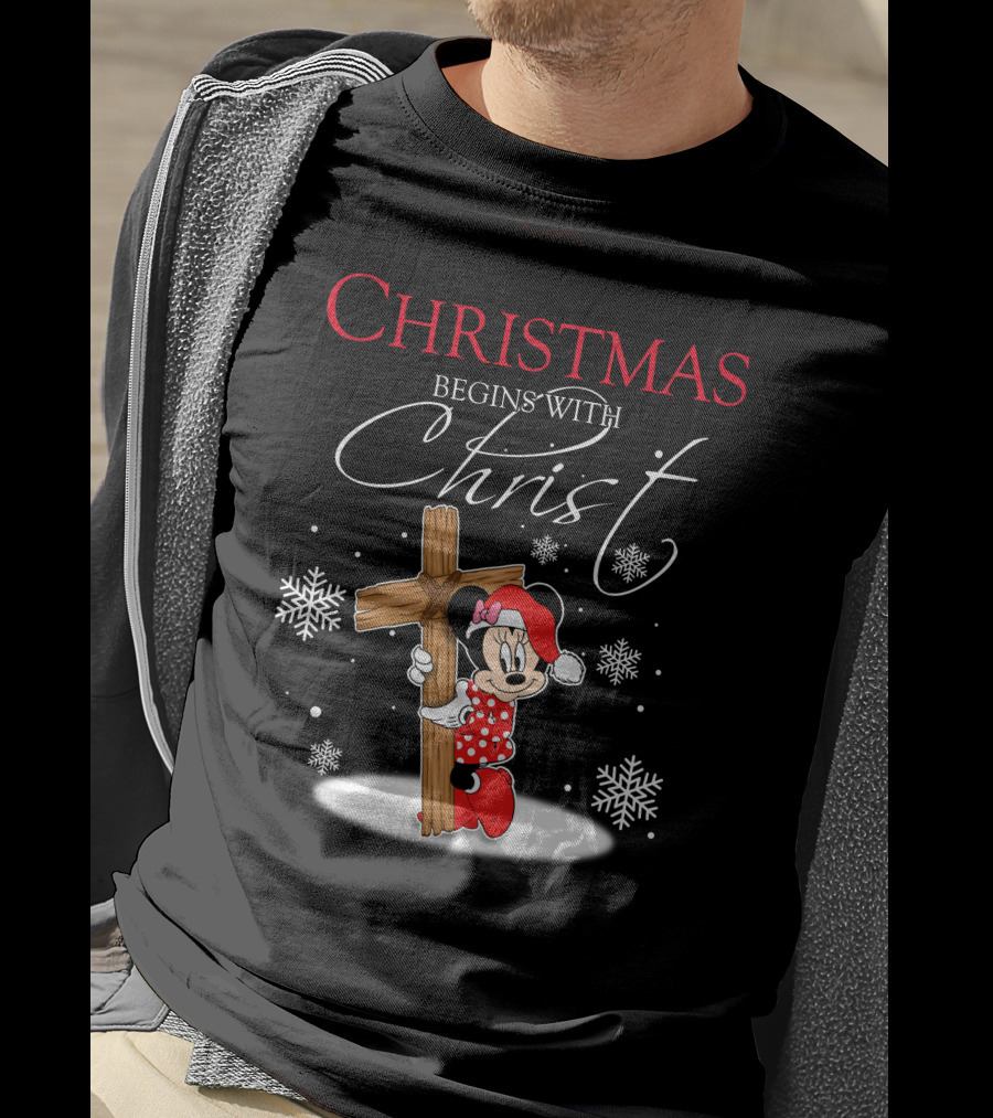 Christmas Begins With Christ Minnie Santa Hat Snowflakes T-Shirt