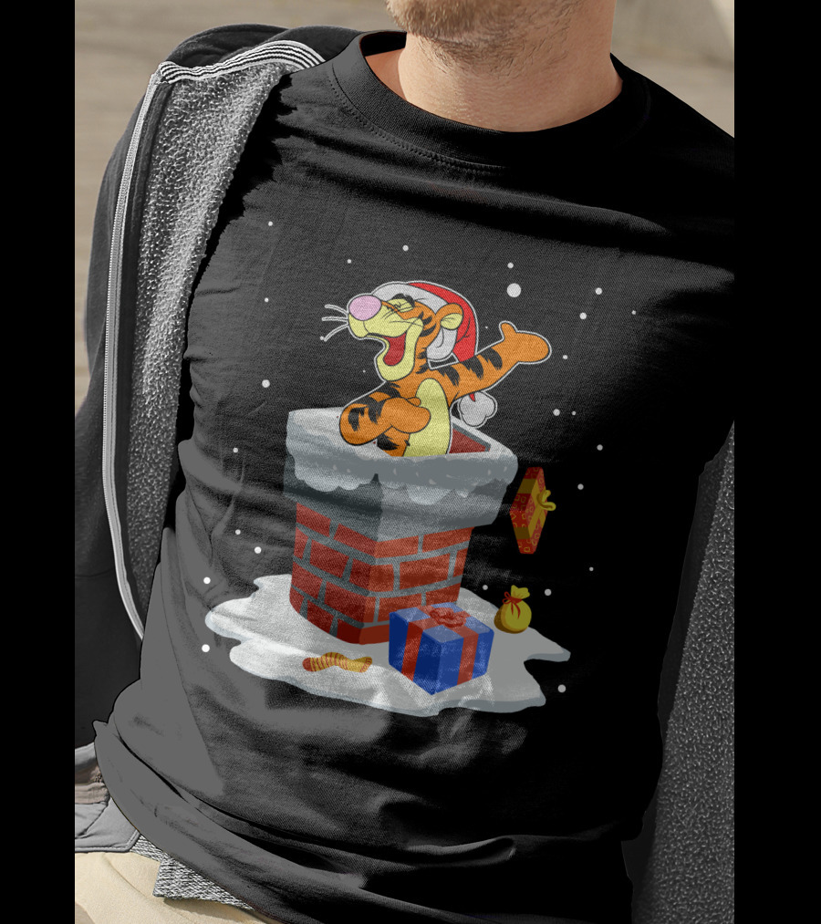 Tigger Santa Chimney Christmas Snow Gifts T-Shirt