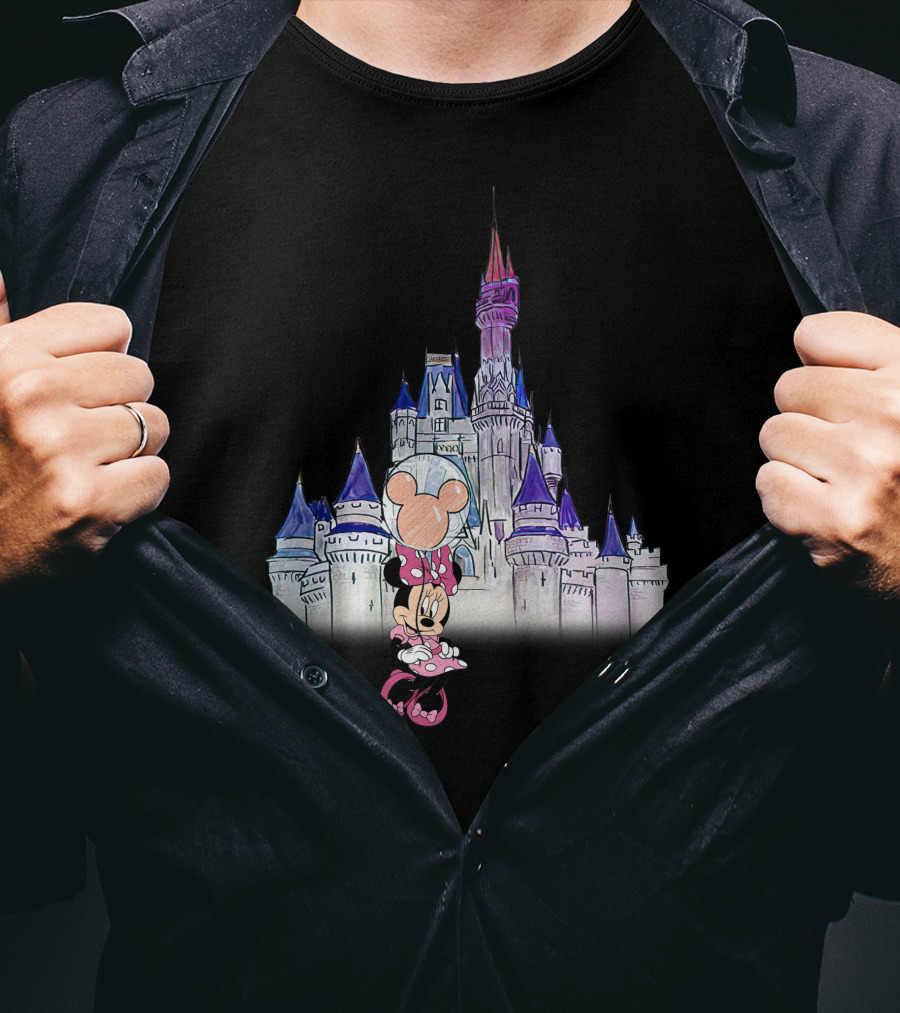 Minnie Mouse In Front Of Disney Castle T-Shirt