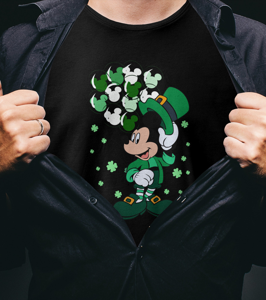 Mickey Mouse St Patrick's Day Celebration With Leprechaun Outfit And Shamrock Balloons T-Shirt