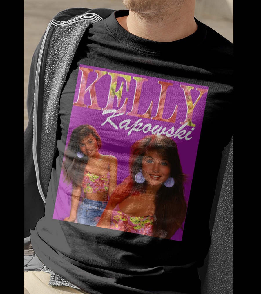 Kelly Kapowski Saved By The Bell 90s Iconic Style Retro Vibes T-Shirt