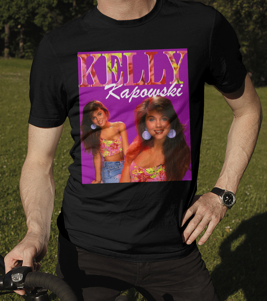 Kelly Kapowski Saved By The Bell 90s Iconic Style Retro Vibes T-Shirt