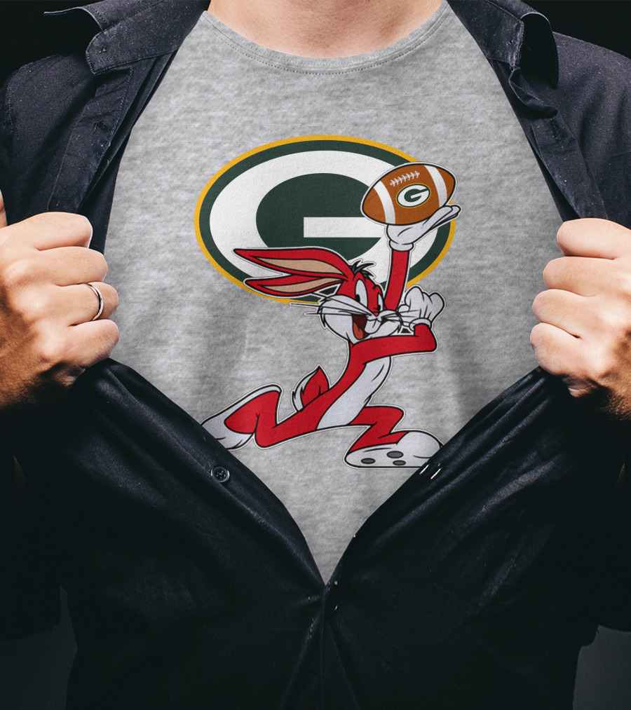 Green Bay Packers Bugs Bunny Holding Football T-Shirt