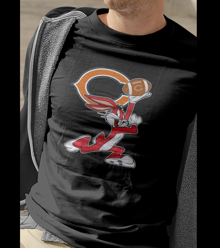 Chicago Bears Looney Tunes Bugs Bunny Football T-Shirt