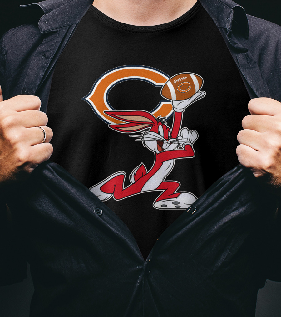 Chicago Bears Looney Tunes Bugs Bunny Football T-Shirt