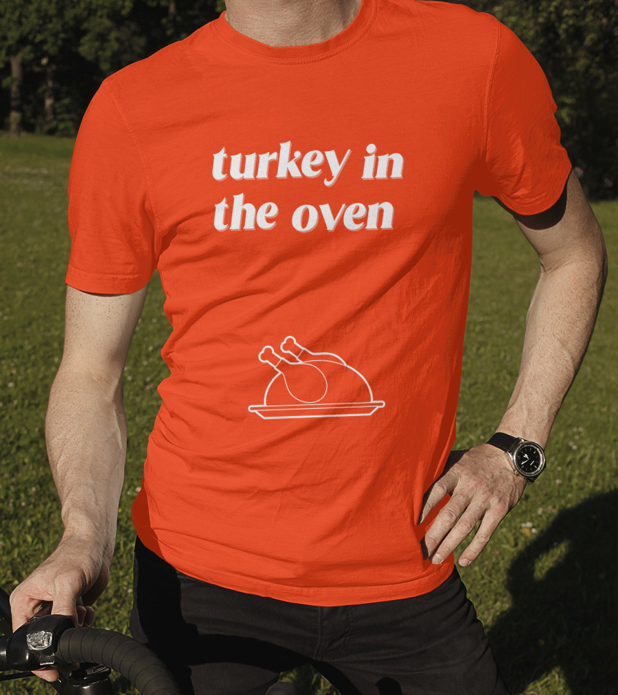 Turkey In The Oven Thanksgiving Holiday Plate T-Shirt