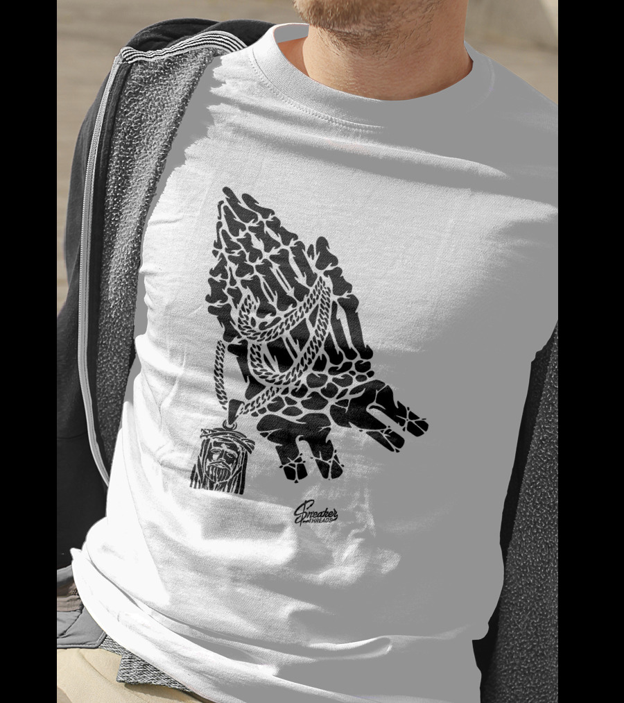Spreaders Threads Bone Hand Necklace Pray Sneaker T-Shirt