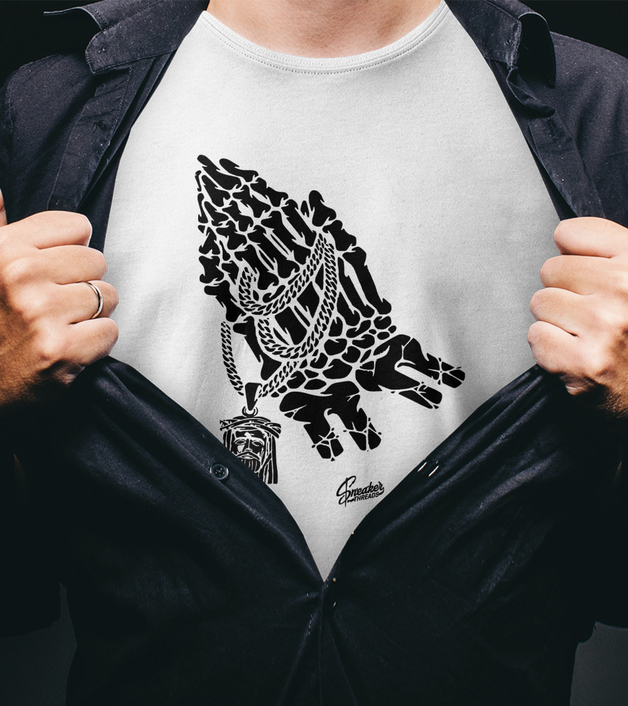 Spreaders Threads Bone Hand Necklace Pray Sneaker T-Shirt