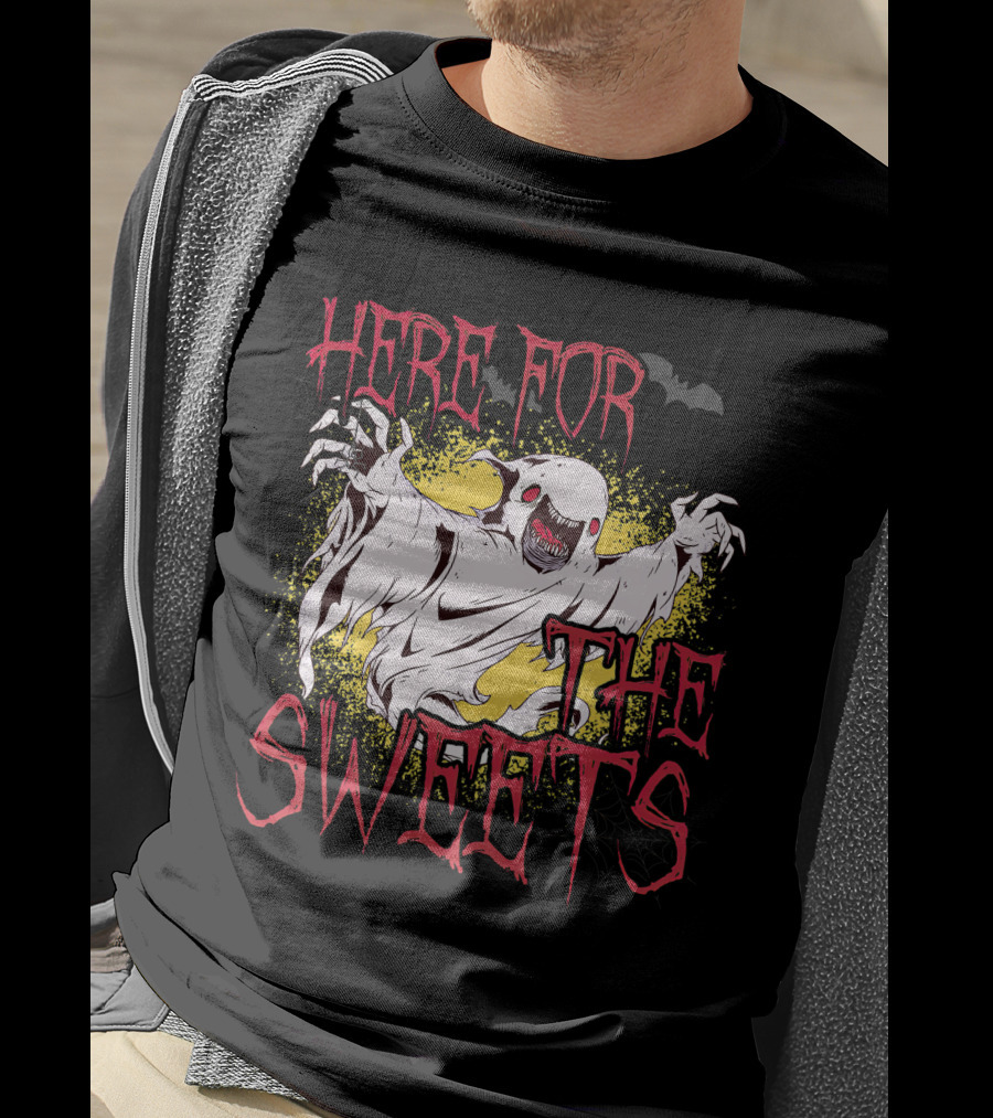 Here For The Sweets Ghost Costume With Ghosts For Halloween T-Shirt