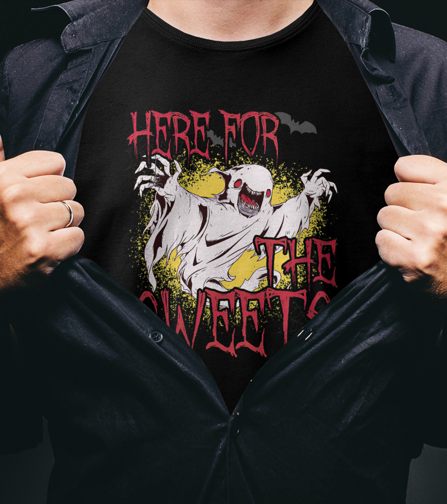 Here For The Sweets Ghost Costume With Ghosts For Halloween T-Shirt