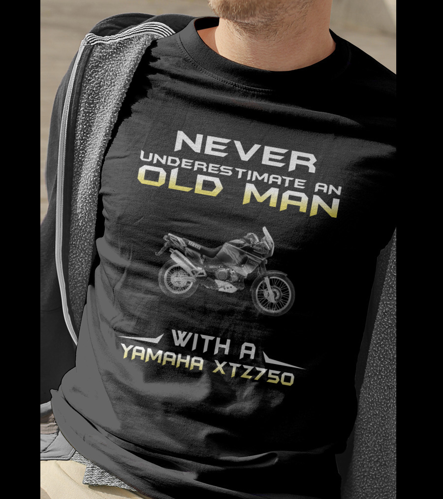 Never Underestimate An Old Man With A Yamaha Xtz750 T-Shirt