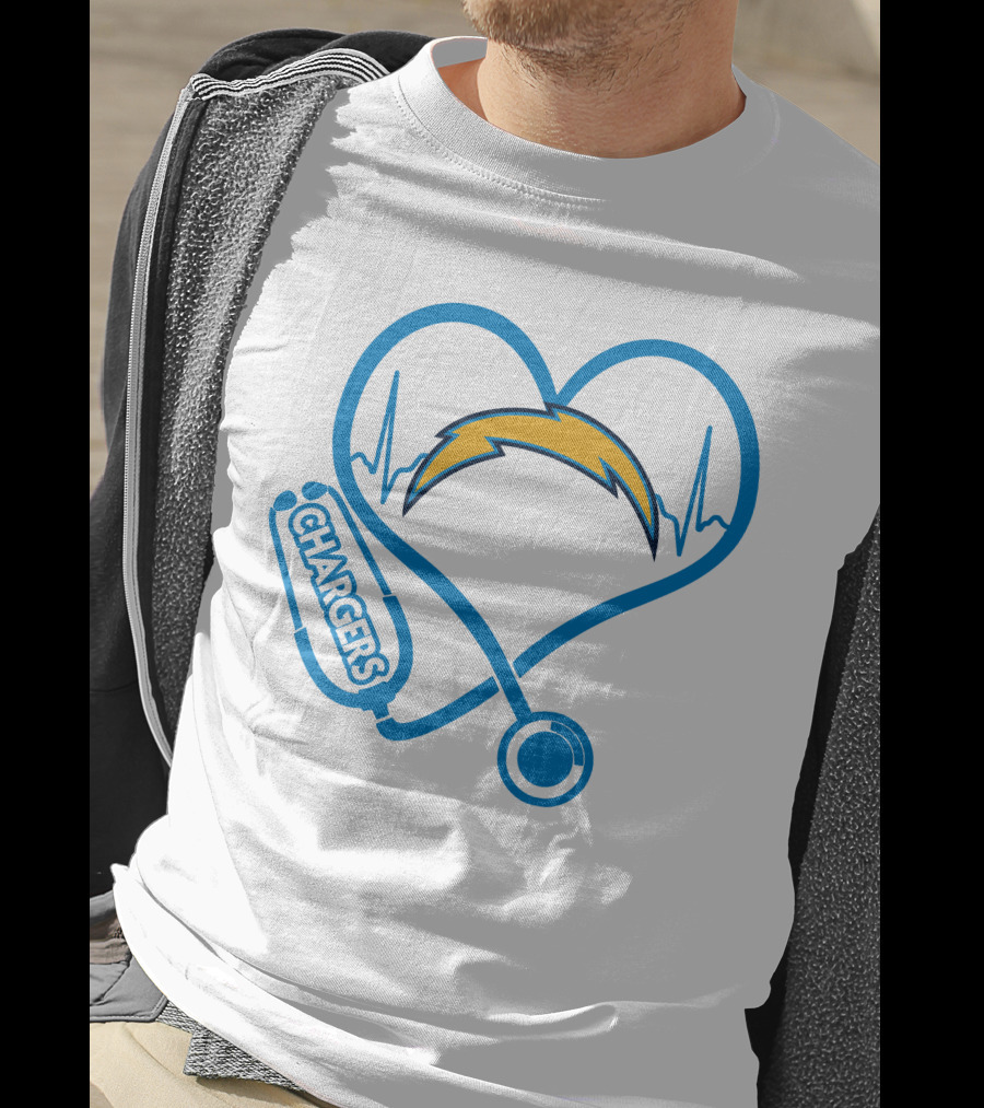 Nurse Love Chargers Heartbeat Stethoscope Football Fan T-Shirt