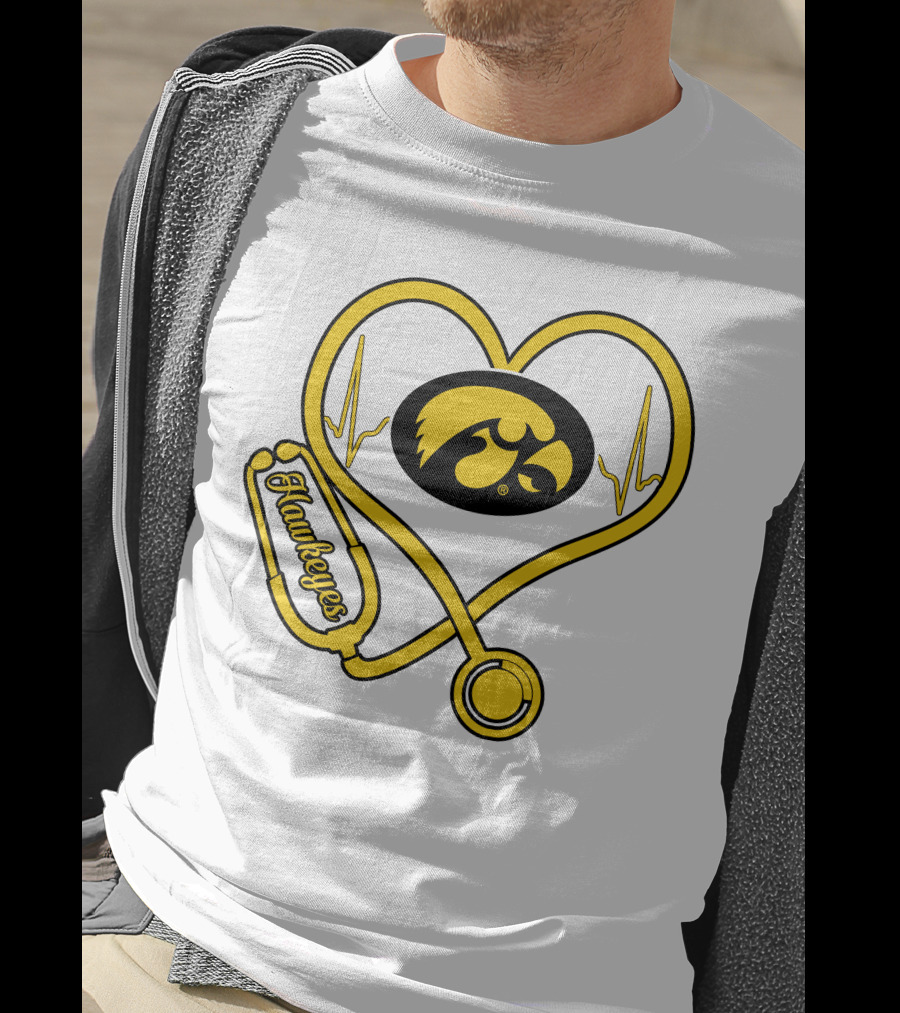 Nurse Heartbeat Love Iowa Hawkeyes Stethoscope T-Shirt