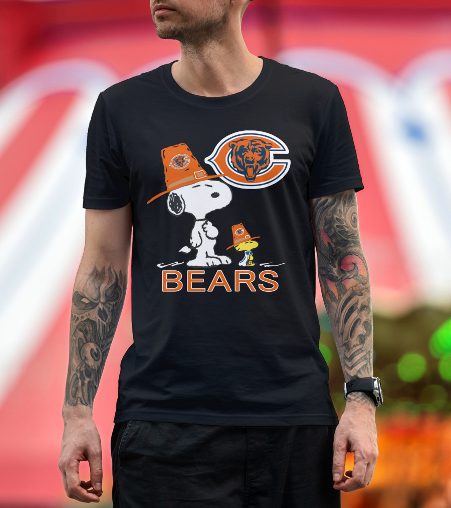 Chicago Bears Snoopy And Woodstock Thanksgiving Football T-Shirt