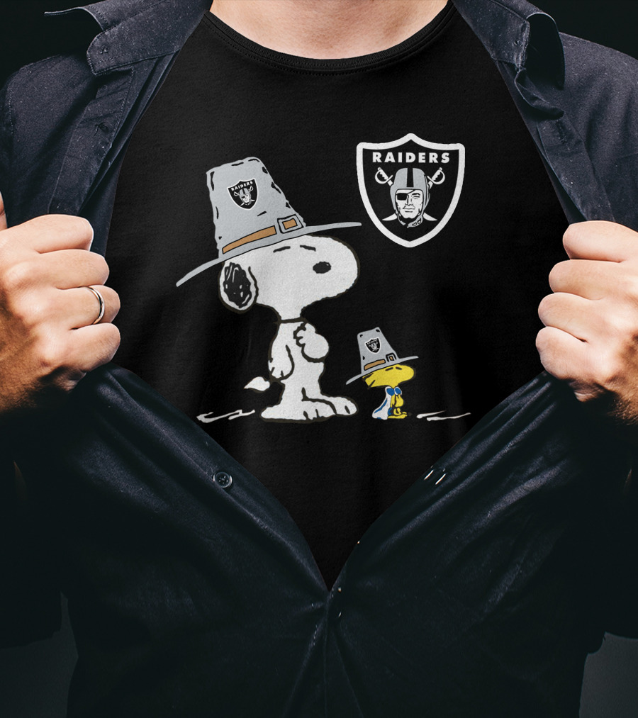 Raiders Snoopy And Woodstock Pilgrim Hat Football Tribute T-Shirt