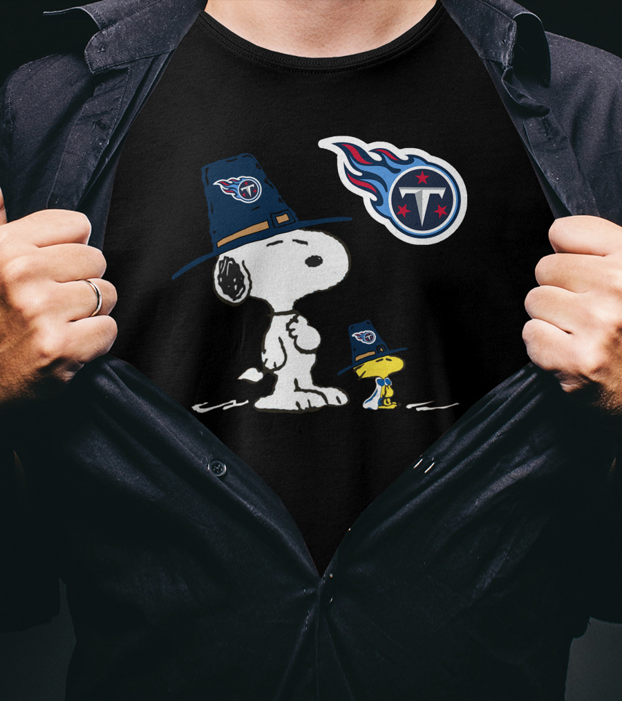 Tennessee Titans Snoopy And Woodstock Pilgrim Hats T-Shirt