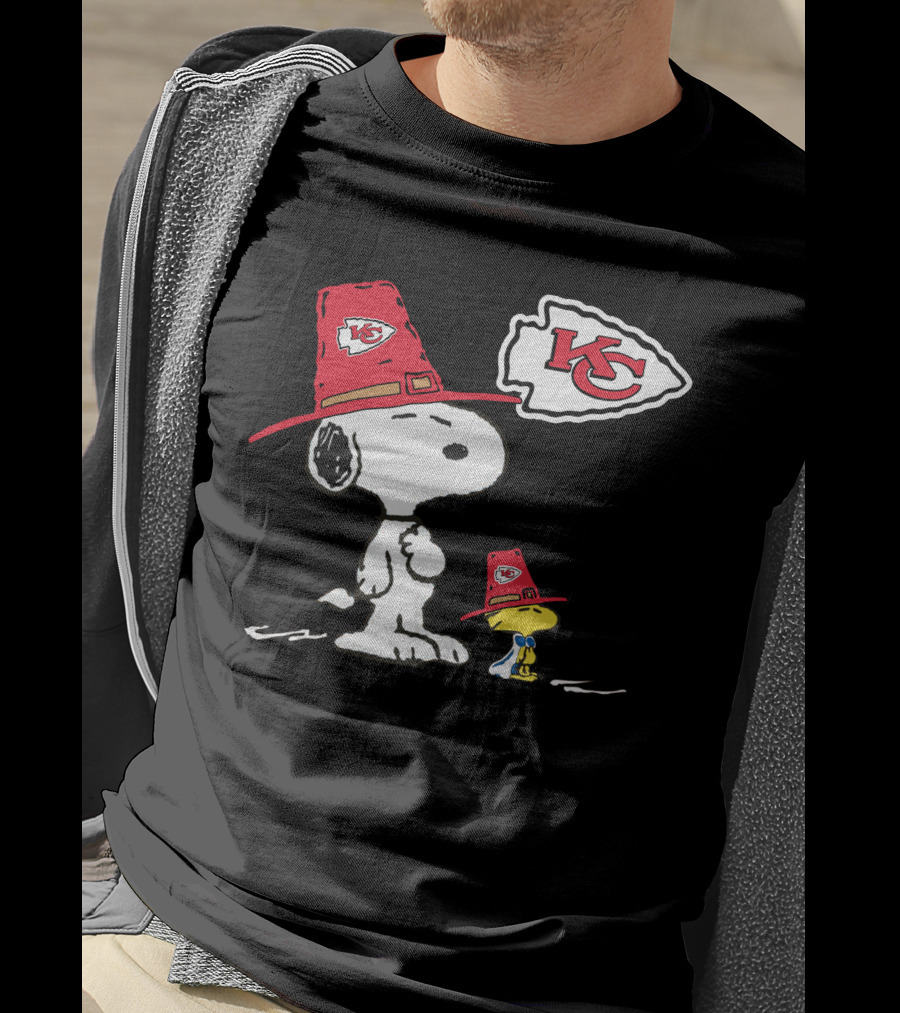 Kansas City Chiefs Snoopy And Woodstock Football T-Shirt