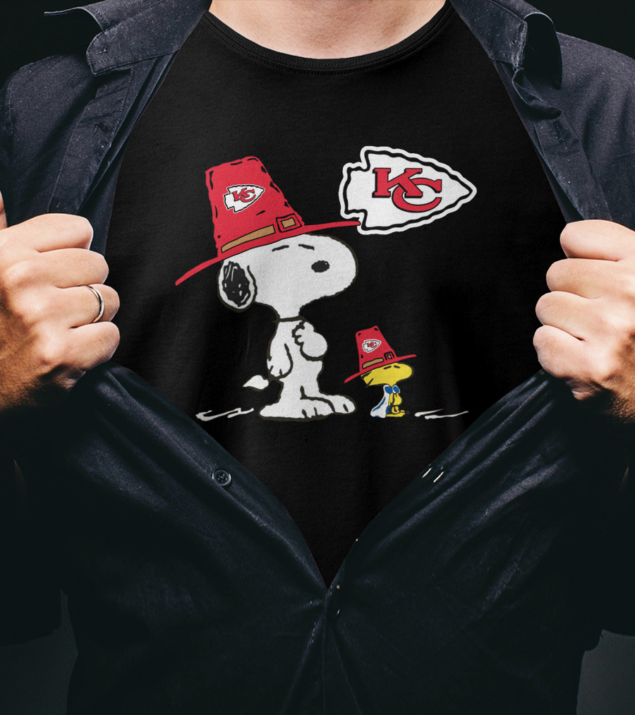 Kansas City Chiefs Snoopy And Woodstock Football T-Shirt
