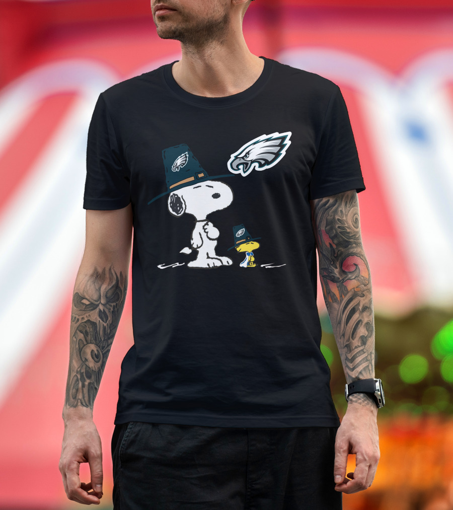 Philadelphia Eagles Snoopy Thanksgiving Pilgrim Hat T-Shirt