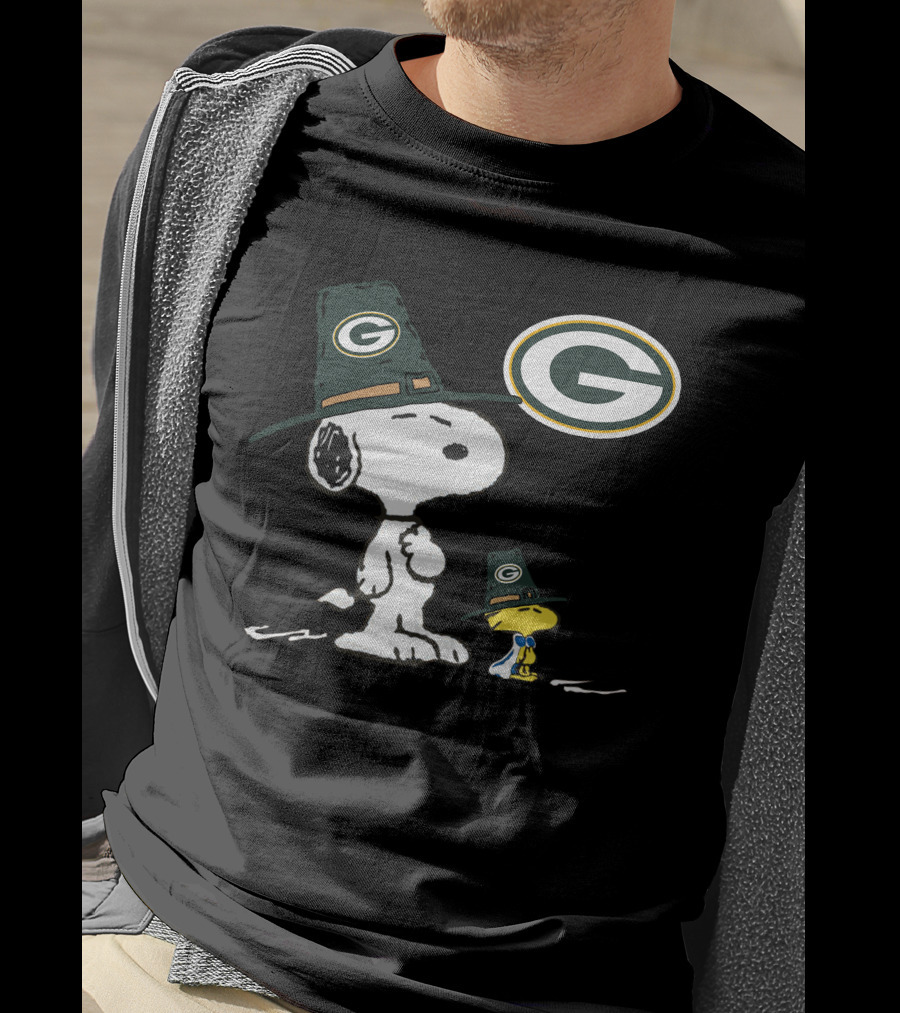 Snoopy And Woodstock Green Bay Packers Fan Gear T-Shirt