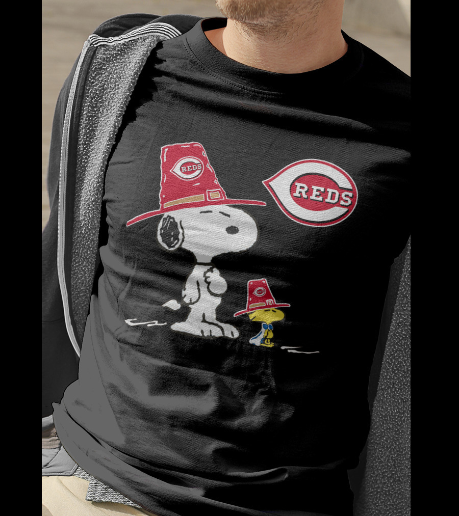 Cincinnati Reds Snoopy And Woodstock Baseball Fans T-Shirt