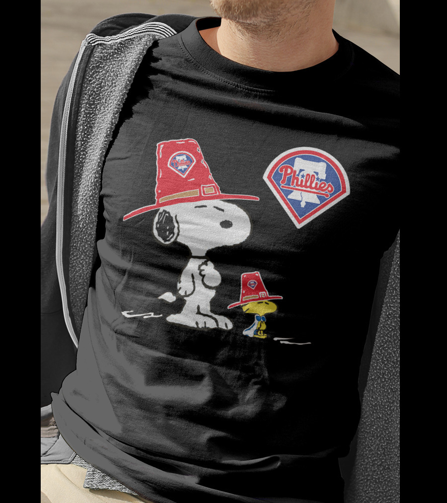 Philadelphia Phillies Snoopy Woodstock With Phillies Logo Hats T-Shirt