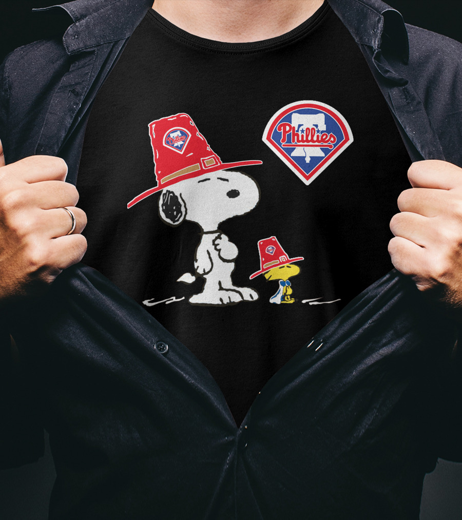 Philadelphia Phillies Snoopy Woodstock With Phillies Logo Hats T-Shirt