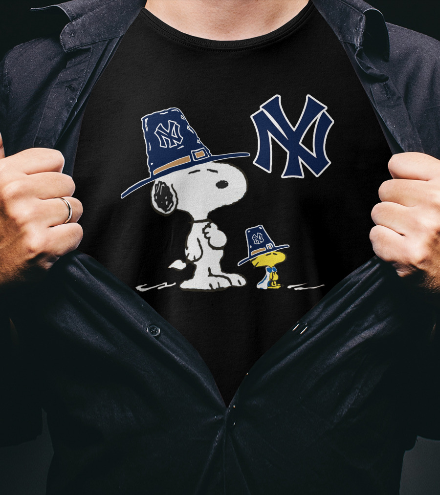 Yankees Snoopy And Woodstock Pilgrim Hats T-Shirt