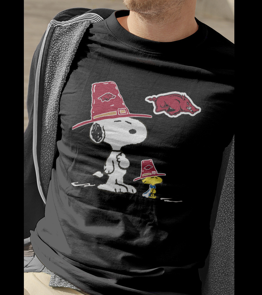 Snoopy And Woodstock Arkansas Razorbacks Hat With Hog T-Shirt
