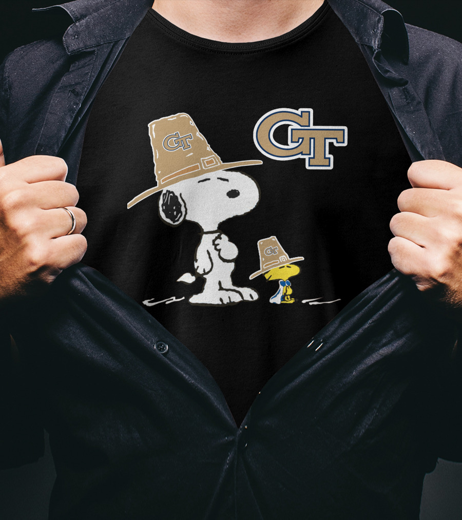 Georgia Tech Yellow Jackets Snoopy And Woodstock With Pilgrim Hats GT T-Shirt