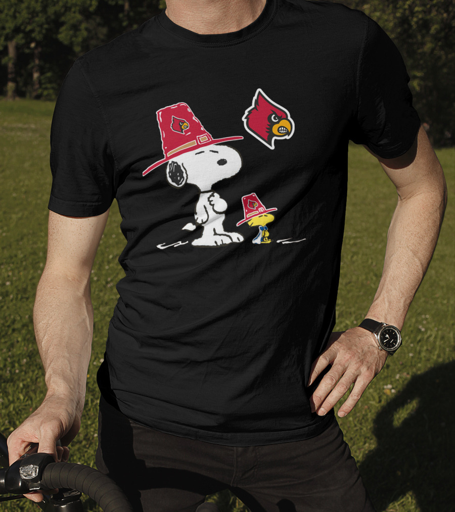 Louisville Cardinals Snoopy Woodstock Pilgrim Hat T-Shirt