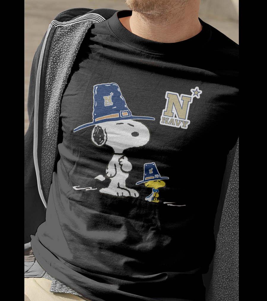 Navy Midshipmen Snoopy And Woodstock In Pilgrim Hats T-Shirt