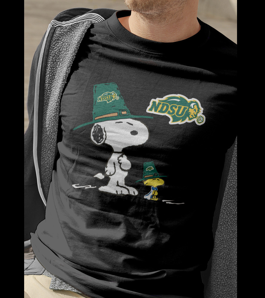NDSU Bison Snoopy And Woodstock Green Hat Peanuts T-Shirt