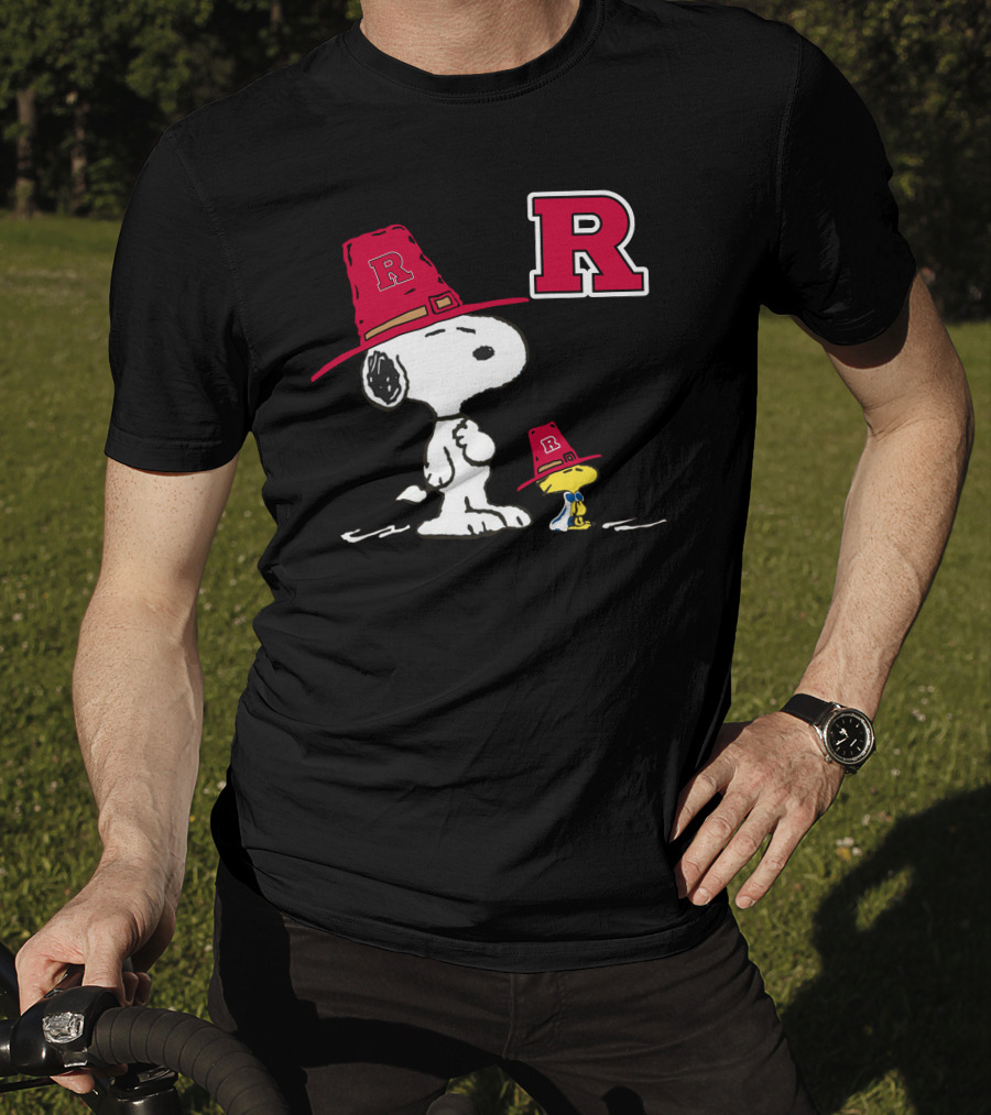 Rutgers Scarlet Knights Snoopy Woodstock Pilgrim Hat T-Shirt