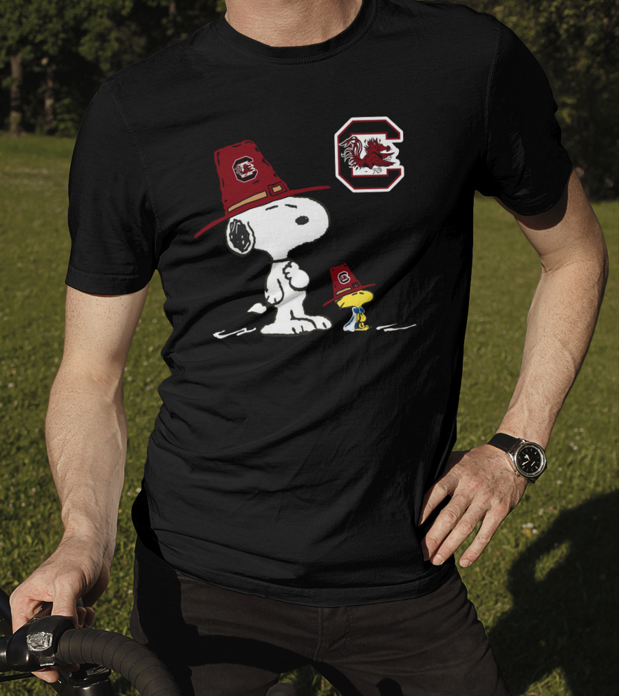 South Carolina Gamecocks Snoopy Woodstock Thanksgiving Pilgrim Hats T-Shirt