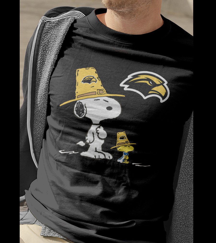 Southern Mississippi Golden Eagles Snoopy Woodstock Pilgrim Hats T-Shirt