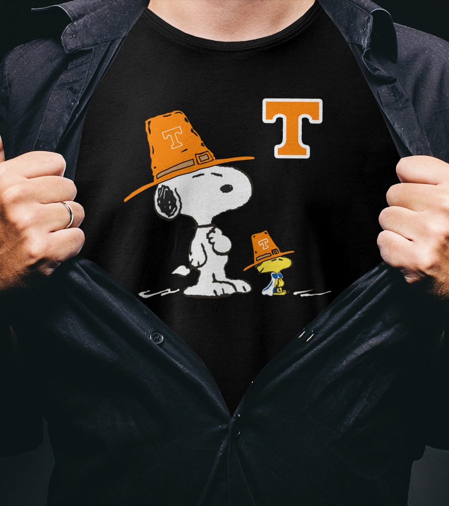 Tennessee Volunteers Snoopy Woodstock Football Fan Gear T-Shirt
