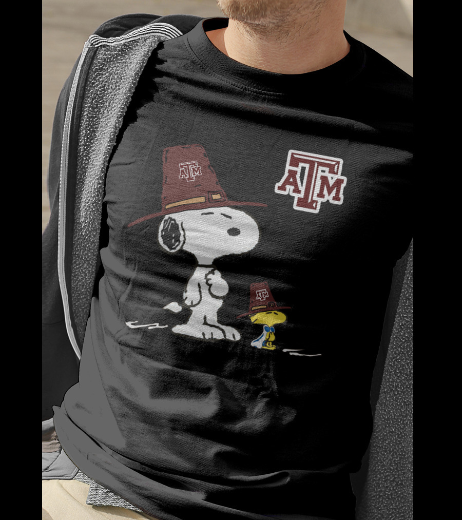 Texas A&M Aggies Snoopy And Woodstock Pilgrim Hat T-Shirt