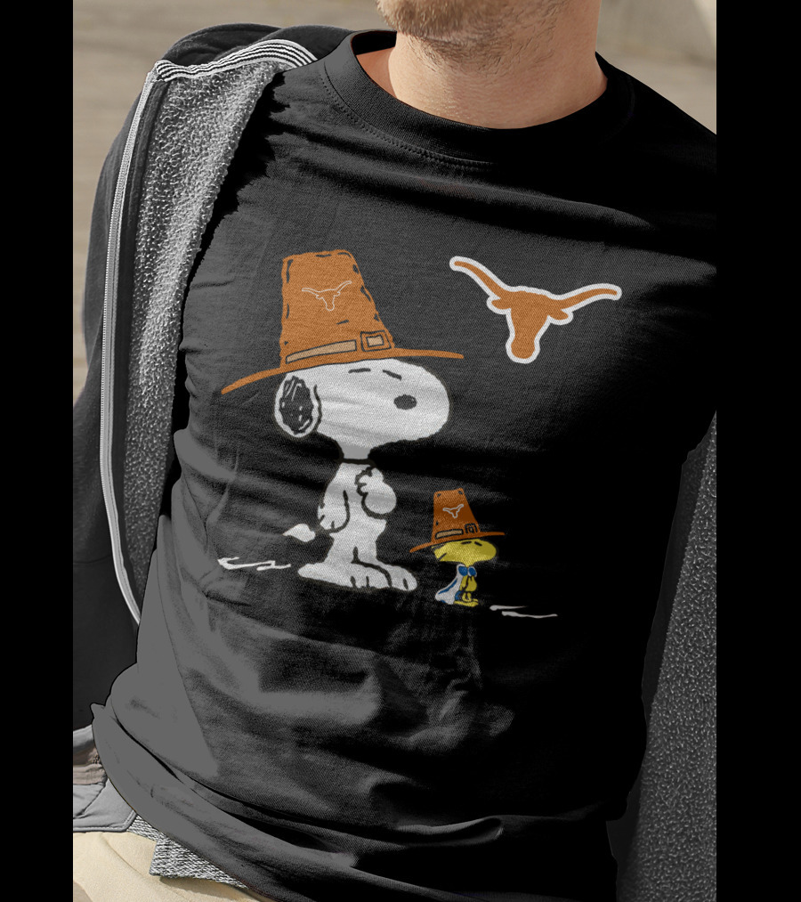 Texas Longhorn Snoopy Woodstock Wearing Cowboy Hats With Longhorn T-Shirt