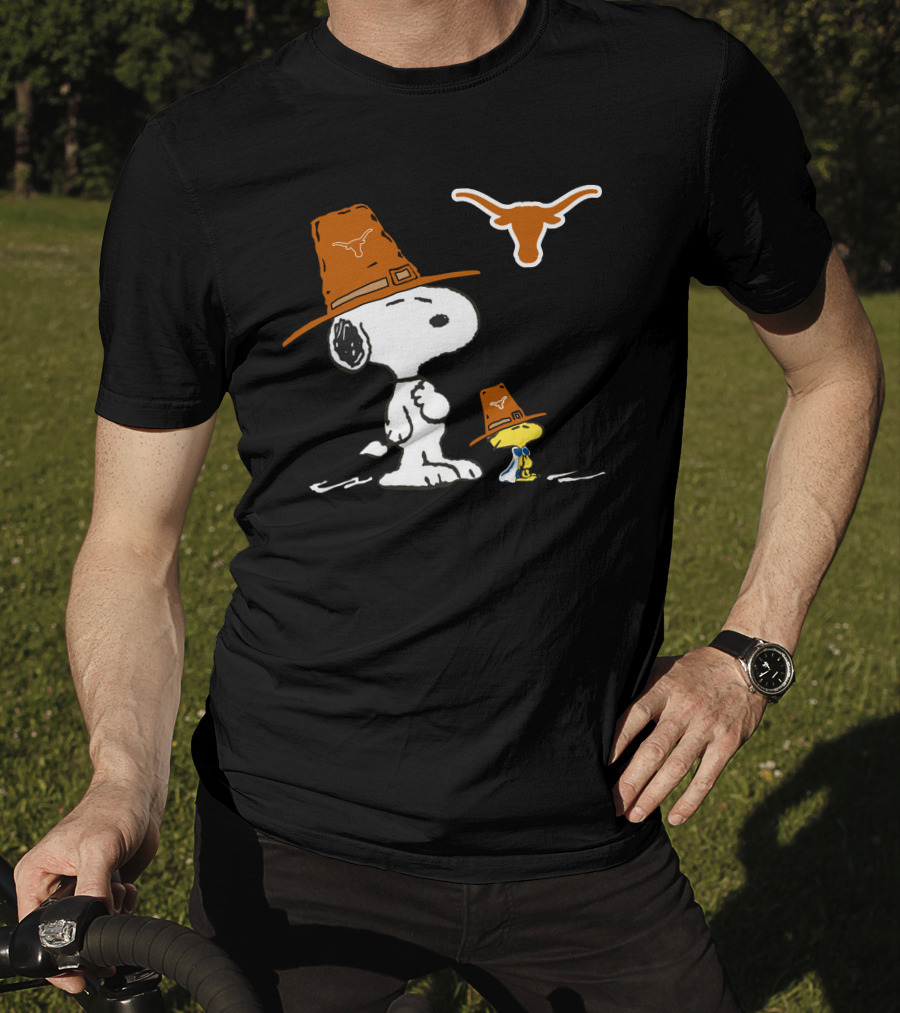 Texas Longhorn Snoopy Woodstock Wearing Cowboy Hats With Longhorn T-Shirt