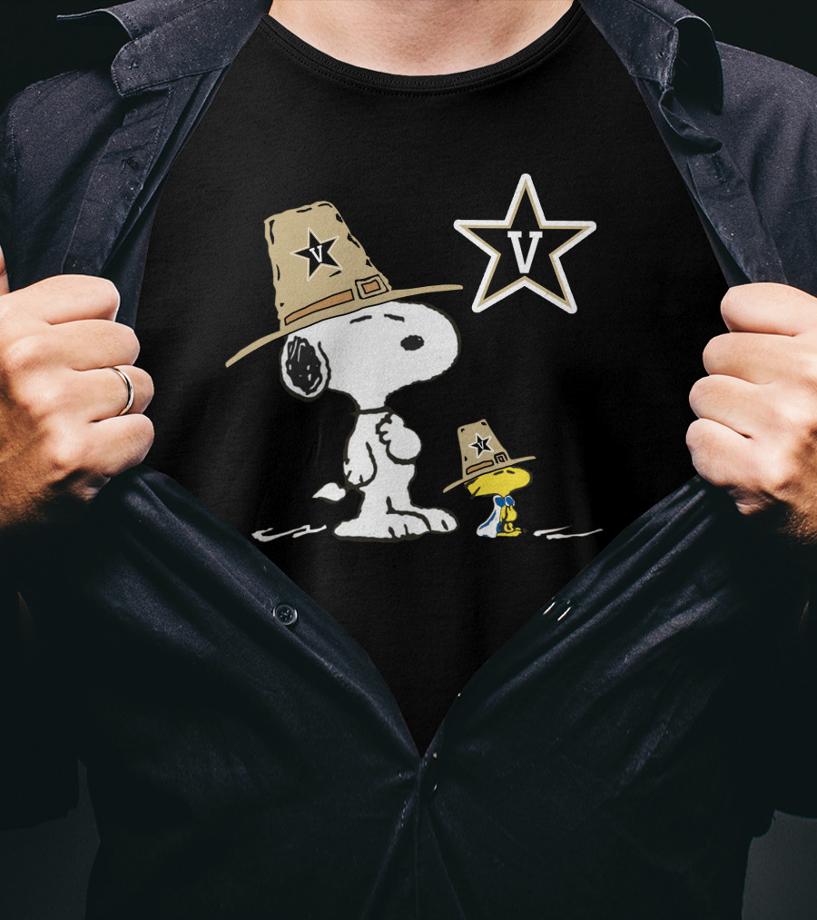 Snoopy Vanderbilt Commodores Star Logo Woodstock Pilgrim Hat T-Shirt