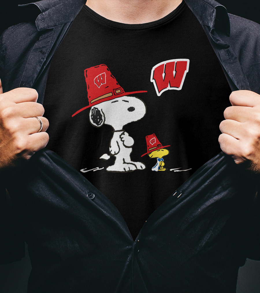 Wisconsin Badgers Snoopy Woodstock Pilgrim Hats T-Shirt