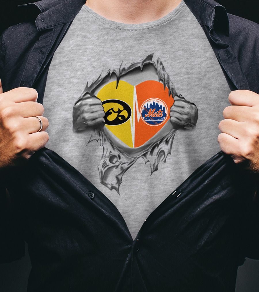 Iowa Hawkeyes Heart New York Mets Tearing Hands T-Shirt